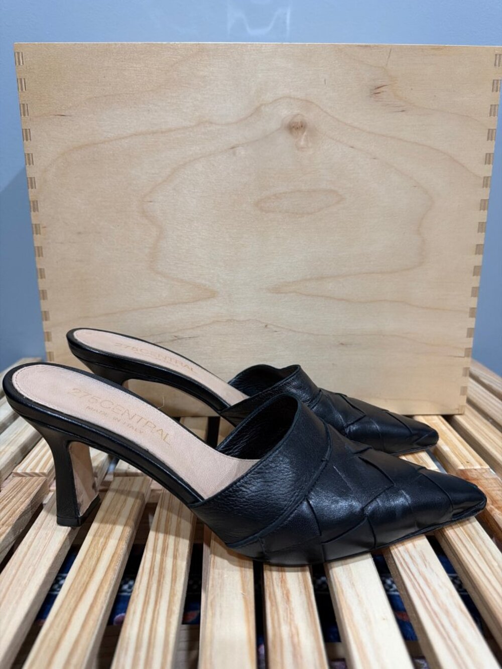 275 Central Black Leather Woven Mules Pointed Toe 37
